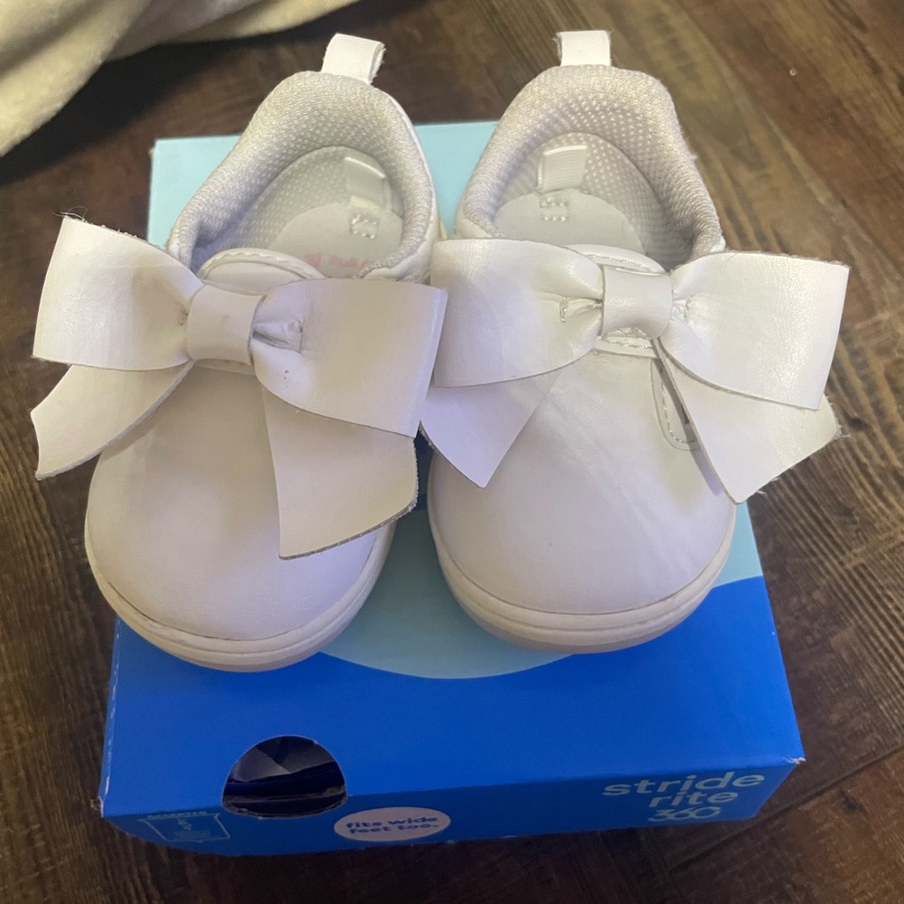 Size 3 little kid shoes